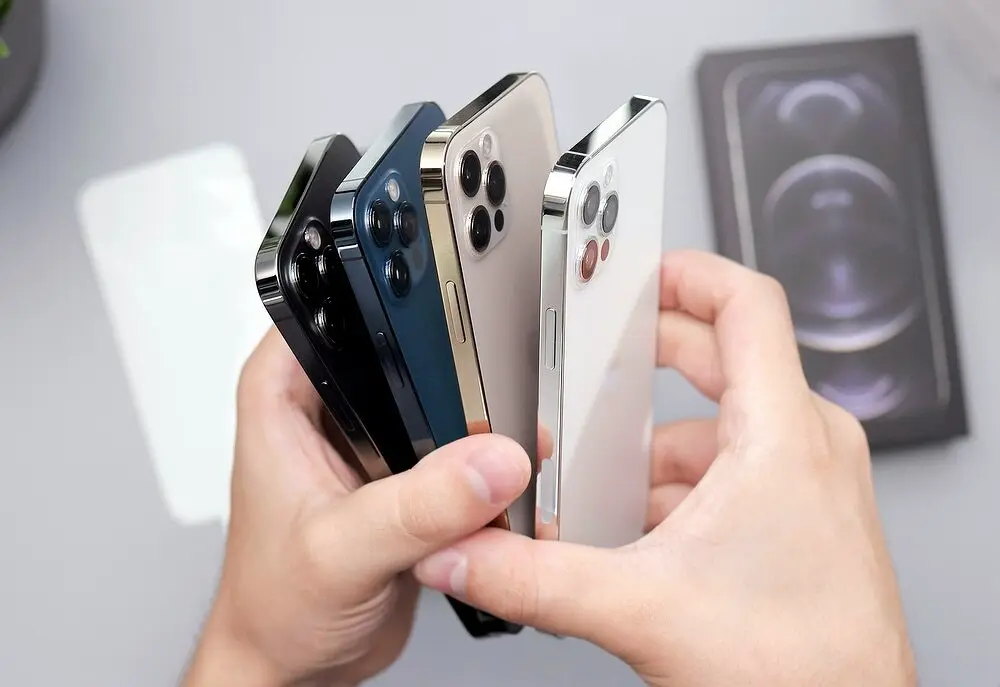 Apple ведет переговоры с Минцифры России о RuStore для iPhone-0