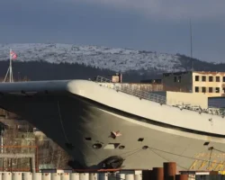 Адмирал Кузнецов укрепит позиции России на рынке с Китаем и Индией admiral kuzneczov ukrepit poziczii rossii na rynke s kitaem i indiej-t-nw-ru-0