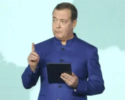 Медведев предупреждает НАТО о последствиях безполетной зоны над Украиной medvedev preduprezhdaet nato o posledstviyah bezpoletnoj zony nad ukrainoj-t-nw-ru-0