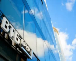 pushkinskaya karta pomogaet vtb i pochta banku sdelat kulturu dostupnee molodezhi-t-nw-ru-0