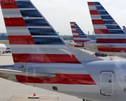 American Airlines выплатит 9,6 млн долларов Хесусу Пласенсии за здоровье в полете vyplatit 96 mln dollarov hesusu plasensii za zdorove v polete-t-nw-ru-0