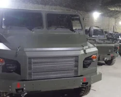 Андрей Белоусов оценил многофункциональную робоплатформу и FPV-дроны andrej belousov oczenil mnogofunkczionalnuyu roboplatformu i drony-t-nw-ru-0