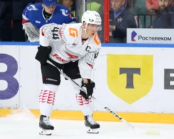 Дамир Шарипзянов повторил рекорд КХЛ, став золотым этапом для 'Авангарда' damir sharipzyanov povtoril rekord khl stav zolotym etapom dlya avangarda-t-nw-ru-0