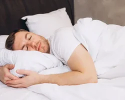 Эксперты рассказали о важности сна на левом боку и дали советы eksperty rasskazali o vazhnosti sna na levom boku i dali sovety-t-nw-ru-0