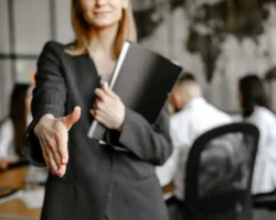 internetaukczion aktivno vliyaet na formirovanie zarplat budushhego dlya rabotodatelej i kandidatov-t-nw-ru-0