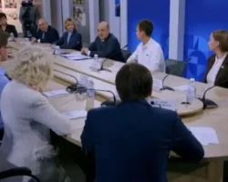 Михаил Мишустин поддержал инновации Первоуральского колледжа и проект Профессионалитет mihail mishustin podderzhal innovaczii pervouralskogo kolledzha i proekt professionalitet-t-nw-ru-0