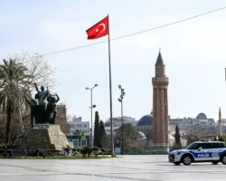 Российские туристы отдыхают в Аланье, Пхукете и у Адриатического моря rossijskie turisty otdyhayut v alane phukete i u adriaticheskogo morya-t-nw-ru-0