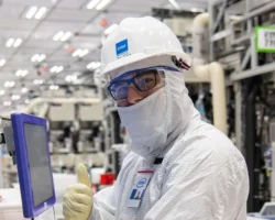 Уверенный рост прибыли Intel под руководством Патрика Гелсингера uverennyj rost pribyli pod rukovodstvom patrika gelsingera-t-nw-ru-0