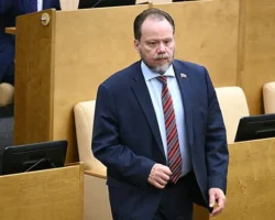 Александр Шолохов и Иван Охлобыстин столкнулись из-за прощения уехавших артистов aleksandr sholohov i ivan ohlobystin stolknulis izza proshheniya uehavshih artistov-t-nw-ru-0