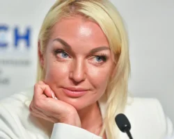 Анастасия Волочкова о семейных ценностях и примирении ко Дню матери anastasiya volochkova o semejnyh czennostyah i primirenii ko dnyu materi-t-nw-ru-0