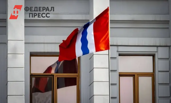 Губернатор Хоценко расширяет стипендиальные программы для педагогов Омской области-0