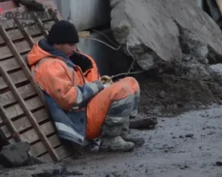 Губернатор Югры Руслан Кухарук объявил о новых мерах для иностранцев gubernator yugry ruslan kuharuk obyavil o novyh merah dlya inostranczev-t-nw-ru-0