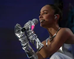 Мари Краймбрери делится вдохновением для мам о балансе творчества и семьи mari krajmbreri delitsya vdohnoveniem dlya mam o balanse tvorchestva i semi-t-nw-ru-0