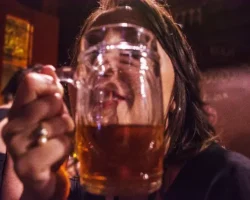 Марина Калюжная и Алексей Куринный рассказывают о сигналах зависимости marina kalyuzhnaya i aleksej kurinnyj rasskazyvayut o signalah zavisimosti-t-nw-ru-0