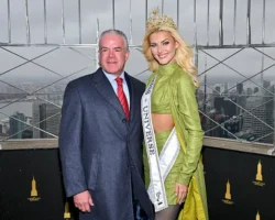 Сондхи Литхонгкул связывает светские дрязги Мисс Вселенная с Рауль Роча Канту sondhi lithongkul svyazyvaet svetskie dryazgi miss vselennaya s raul rocha kantu-t-nw-ru-0