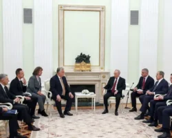 В Кремле состоялась напряжённая встреча Владимира Путина и Виктора Орбана v kremle sostoyalas napryazhyonnaya vstrecha vladimira putina i viktora orbana-t-nw-ru-0