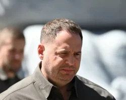 Виктор Медведчук рассказывает о роли Ермака в конфликте при Зеленском viktor medvedchuk rasskazyvaet o roli ermaka v konflikte pri zelenskom-t-nw-ru-0