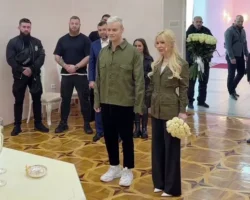 Ярослав Дронов и Мизулина произвели яркое впечатление на церемонии в Донецке yaroslav dronov i mizulina proizveli yarkoe vpechatlenie na czeremonii v doneczke-t-nw-ru-0