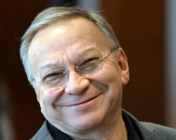 igor ugolnikov otprazdnoval tvorcheskij den rozhdeniya na semkah novogo filma-t-nw-ru-0