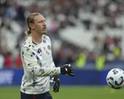 Матвей Сафонов стартует за ПСЖ в Лиге Чемпионов! Атлетик ждет Забарный в запасе matvej safonov startuet za pszh v lige chempionov atletik zhdet zabarnyj v zapase-t-nw-ru-0