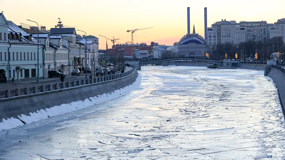 Минувшая ночь в Москве стала самой с начала осенне-зимнего сезона,