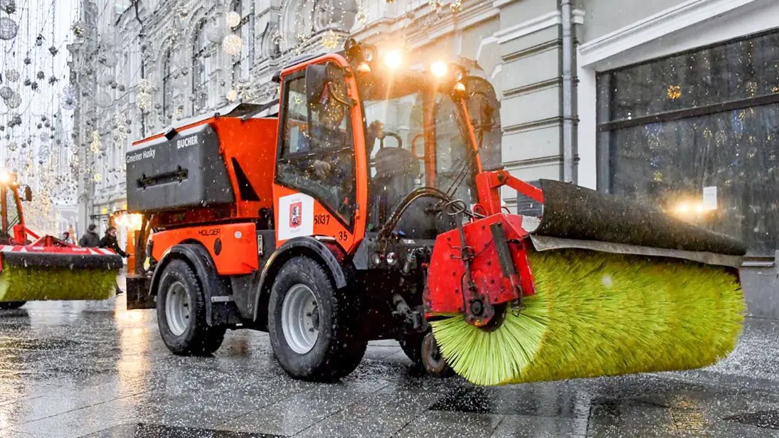 Коммунальные службы Москвы проводят все необходимые работы по уборке снега