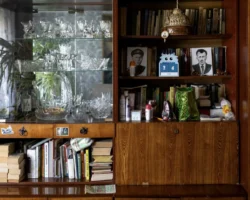 pensioner v moskve postradal izza oprokinuvshegosya shkafa vo vremya semejnogo vechera-t-nw-ru-0