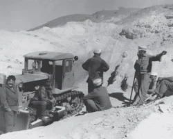 Советско-Монгольская палеонтологическая экспедиция открывает Гоби и вносит вклад в музеи России и Монголии sovetskomongolskaya paleontologicheskaya ekspedicziya otkryvaet gobi i vnosit vklad v muzei rossii i mongolii-t-nw-ru-0