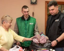 volontery matushkina neustanno podderzhivayut bojczov svo v gospitalyah moskvy-t-nw-ru-0