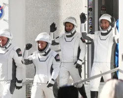 i dzhared ajzekman optimistichno vernut ekipazh 11 s mks-t-nw-ru-0