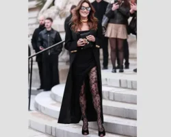 karla bruni blistala na pokaze  v parizhe-t-nw-ru-0