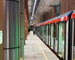 Путин и Собянин запустили тест беспилотного поезда Москва-2024 putin i sobyanin zapustili test bespilotnogo poezda moskva2024-t-nw-ru-0