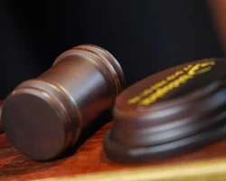 Работы Гитлера и Цоя вызвали ажиотаж на аукционе в Британии raboty gitlera i czoya vyzvali azhiotazh na aukczione v britanii-t-nw-ru-0