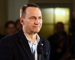 Радослав Сикорский и Украина запускают совместный завод БПЛА в Польше за военную помощь radoslav sikorskij i ukraina zapuskayut sovmestnyj zavod bpla v polshe za voennuyu pomoshh-t-nw-ru-0