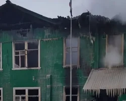 В Пестовском округе Новгородской области произошел пожар в школе, а жители Москвы и Серов столкнулись с возгораниями v pestovskom okruge novgorodskoj oblasti proizoshel pozhar v shkole a zhiteli moskvy i serov stolknulis s vozgoraniyami-t-nw-ru-0