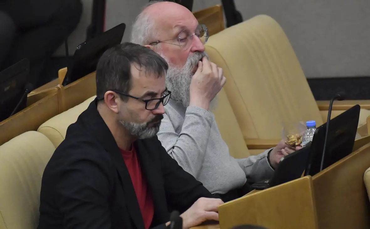 Дмитрий Певцов и Анатолий Вассерман (слева направо) (Комсомольская правда / Global Look Press)