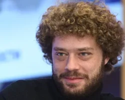 Илья Варламов поделился опытом эмиграции из России и новыми вызовами ilya varlamov podelilsya opytom emigraczii iz rossii i novymi vyzovami-t-nw-ru-0