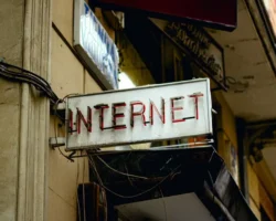 Минцифры и провайдеры переключат абонентов на оптоволокно minczifry i provajdery pereklyuchat abonentov na optovolokno-t-nw-ru-0