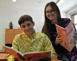 Путин инициировал Годы образования с Китаем – успехи школы Микаеляна putin inicziiroval gody obrazovaniya s kitaem uspehi shkoly mikaelyana-t-nw-ru-0