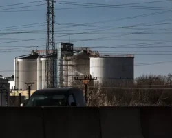 Словакия и Фицо приостанавливают подачу топлива Украине slovakiya i ficzo priostanavlivayut podachu topliva ukraine-t-nw-ru-0