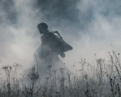 Тайный контракт в 18 лет: оператор Тэк против дрона «Баба-Яга» на СВО tajnyj kontrakt v 18 let operator tek protiv drona babayaga na svo-t-nw-ru-0