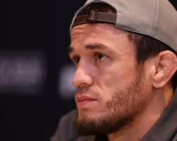 Усман Нурмагомедов стал чемпионом, одолев Алфи Дэвиса usman nurmagomedov stal chempionom odolev alfi devisa-t-nw-ru-0