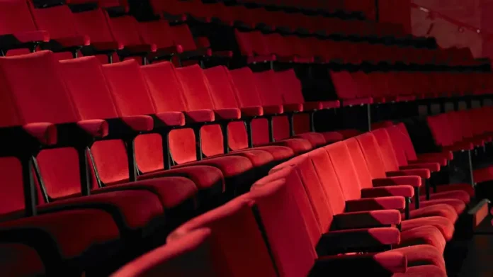 ilya rusyaev obyasnil kak po zakonu vernut dengi za bilet v kino-t-nw-ru-0