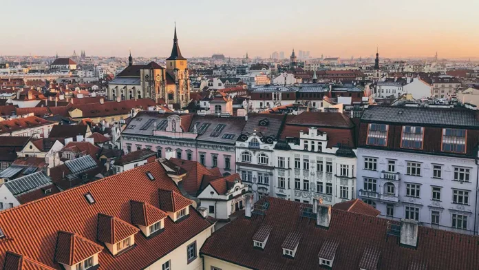 lubomir metnar nazval ataku na russkij dom v prage ugrozoj bezopasnosti-t-nw-ru-0