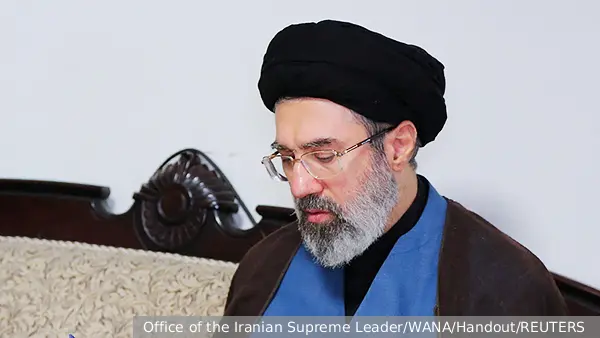 Эксперт объяснил назначение сына Хаменеи новым аятоллой Ирана
