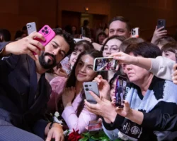 Спектакль Бурака Озчивита вызвал ажиотаж в столице spektakl buraka ozchivita vyzval azhiotazh v stolicze-t-nw-ru-0