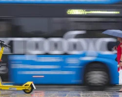 czodd i deptrans moskvy prosyat voditelej byt ostorozhnee v dozhd-t-nw-ru-0