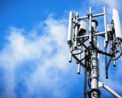mts megafon bilajn i t2 ustanovyat do 9000 rossijskih bs k 2027 godu-t-nw-ru-0