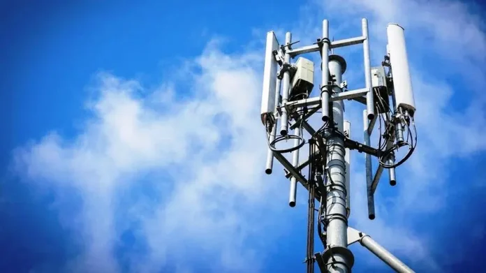 mts megafon bilajn i t2 ustanovyat do 9000 rossijskih bs k 2027 godu-t-nw-ru-0