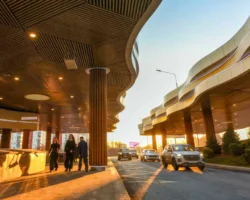 petr biryukov o yarkih preobrazovaniyah u metro slavyanskij bulvar-t-nw-ru-0